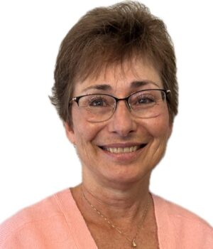 Rev Laura Headshop 2026